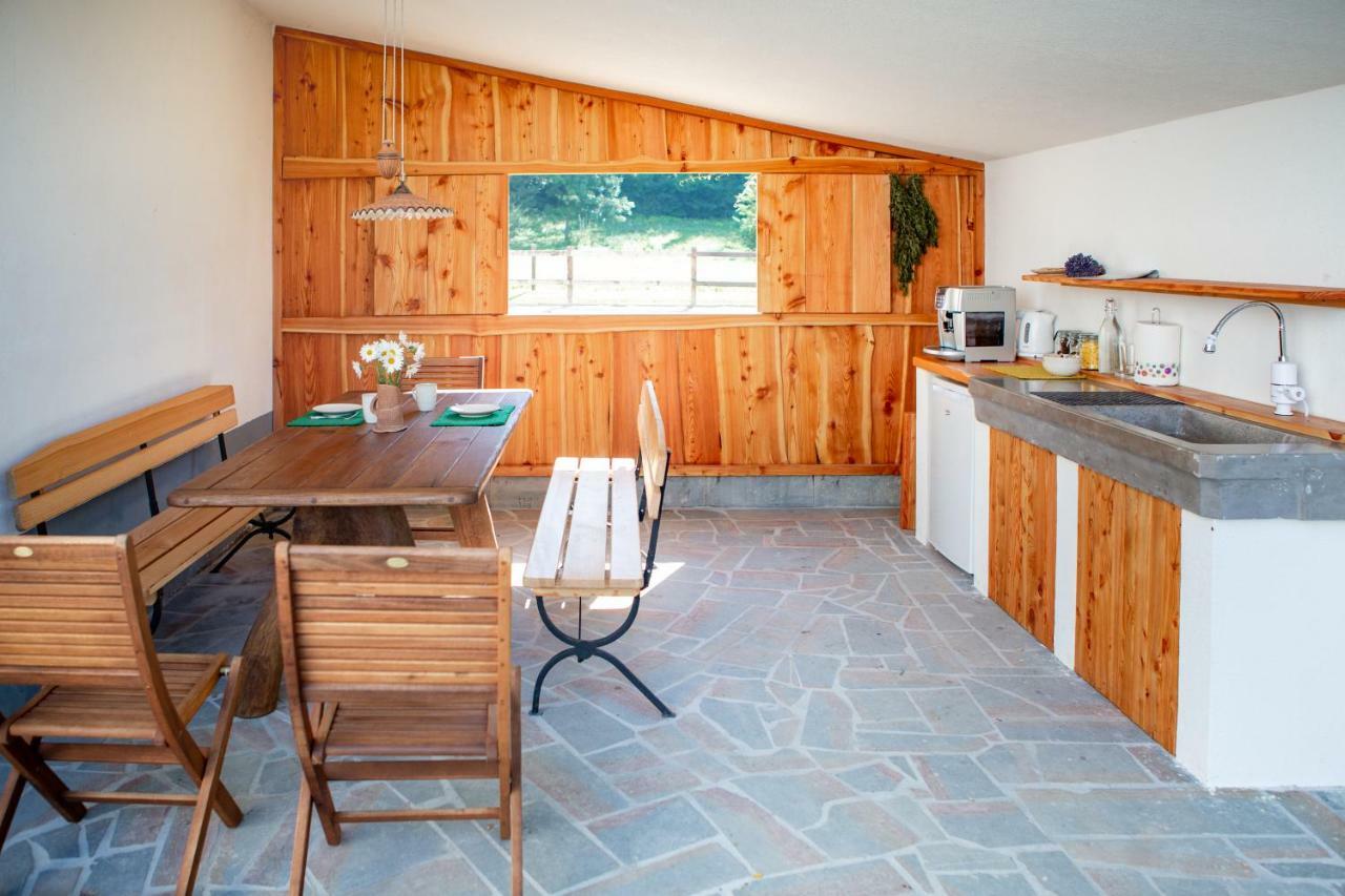 Villa Farm Volk Suhorje Esterno foto